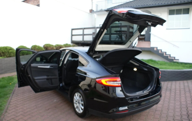 Ford Mondeo cena 53800 przebieg: 195000, rok produkcji 2019 z Stryków małe 407